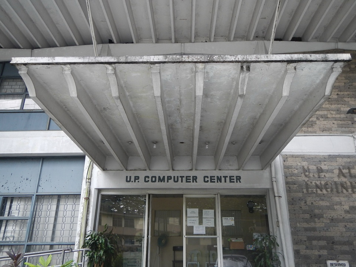 centro de procesamiento de datos con servidores