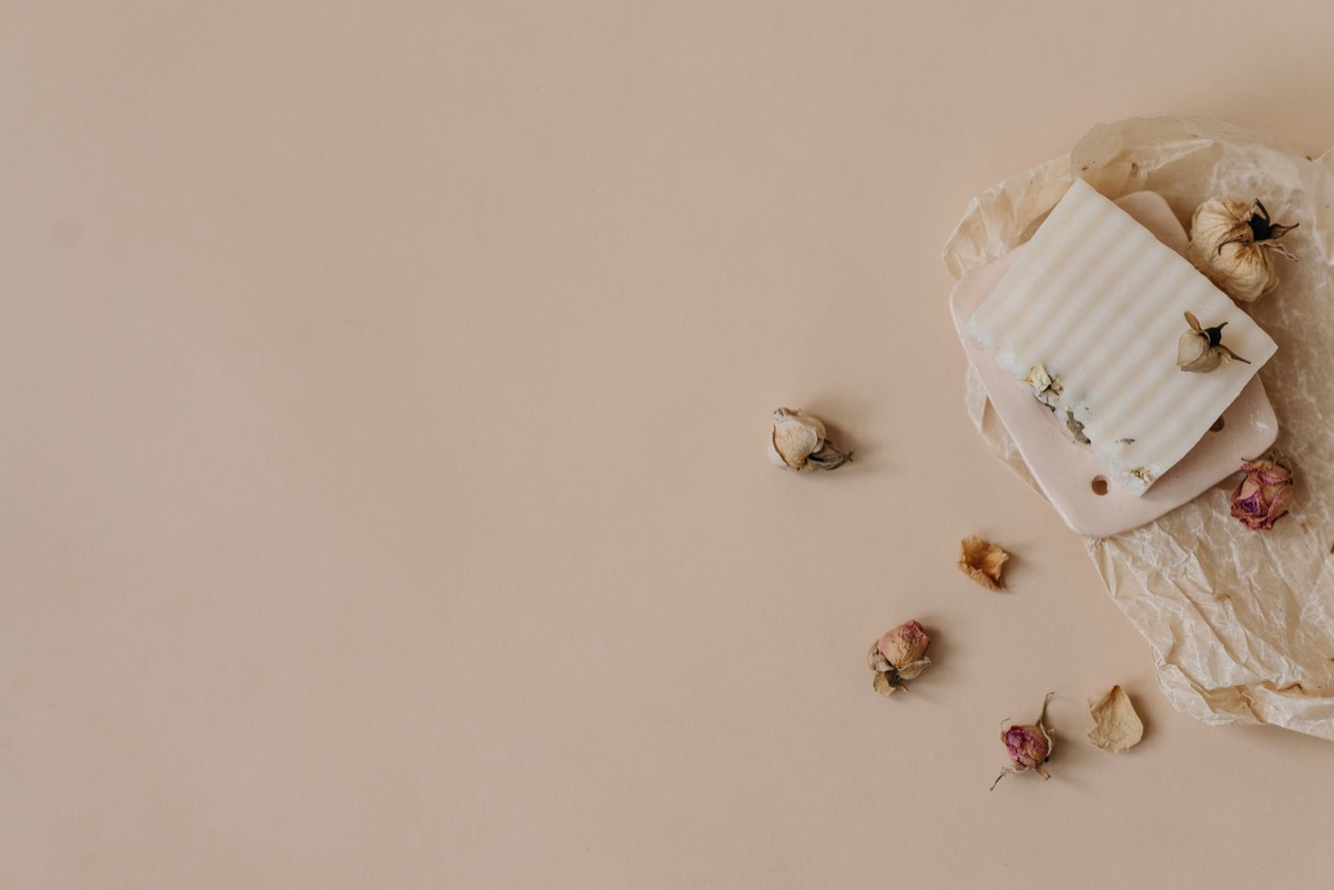 Ingredientes naturais e botânicos para cuidados com a pele