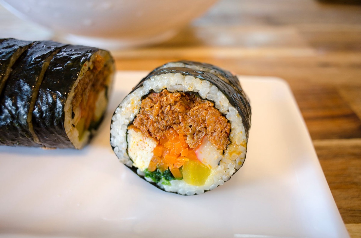 Bevroren Koreaanse kimbap in een verpakking