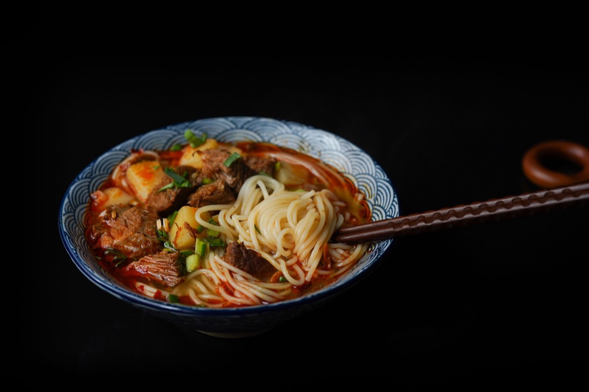 Lámen coreano picante Buldak em uma tigela