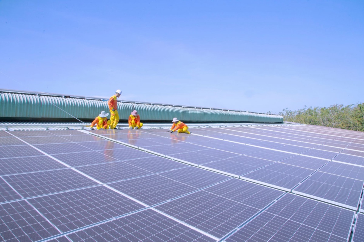 Korean solar panel installation on industrial building