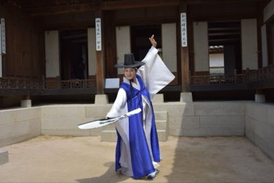 Tendencia Hanbok 2030: Evolución de Moda Coreana Global