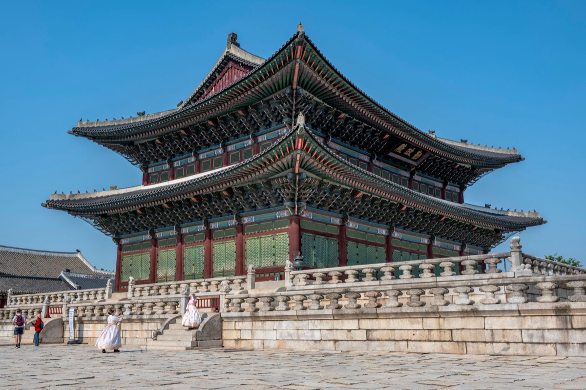 Depiccion histórica de un hanbok en Corea